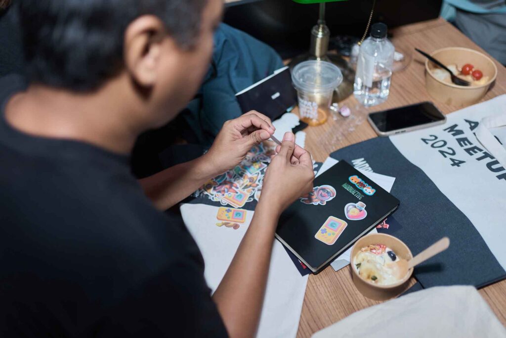 Niramit Creations | Unleash Your Creativity in a Dynamic and Inspiring Art Jam Niramit Creations | Unleash Your Creativity in a Dynamic and Inspiring Art Jam