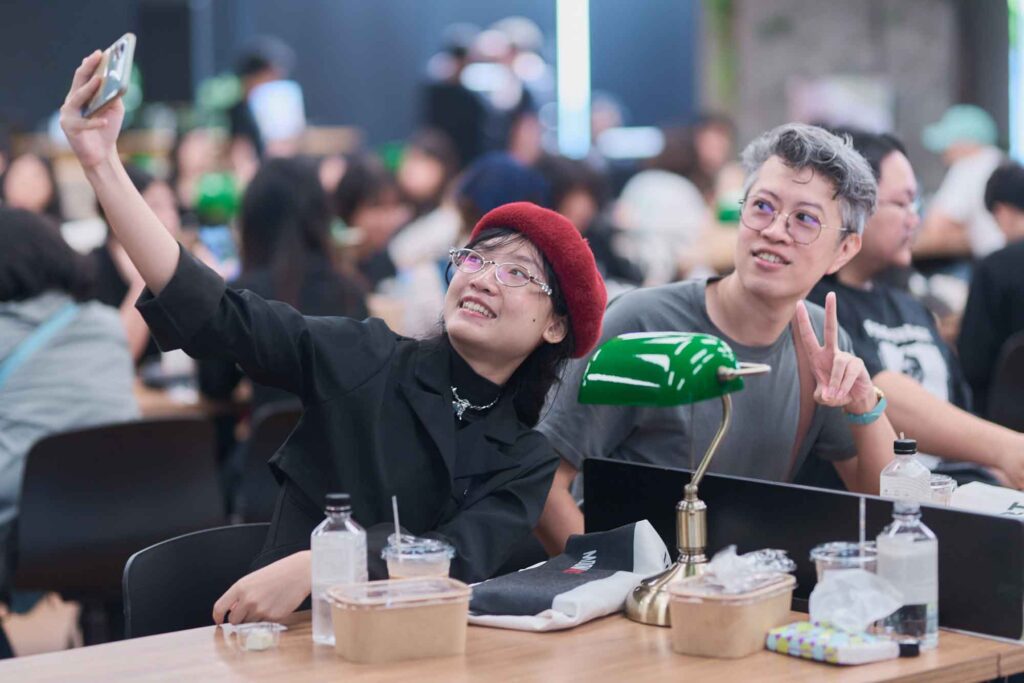 Niramit Creations | Unleash Your Creativity in a Dynamic and Inspiring Art Jam Niramit Creations | Unleash Your Creativity in a Dynamic and Inspiring Art Jam