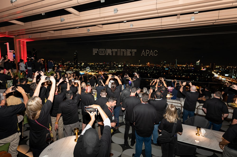 closing party crowd stage at a corporate event at AVANI+ Riverside Bangkok, Bangkok, Thailand — managed by Niramit Creations.