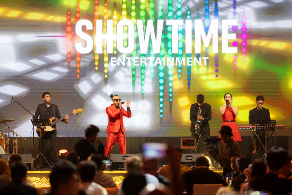 closing party led stage at a corporate event at AVANI+ Riverside Bangkok, Bangkok, Thailand — managed by Niramit Creations.