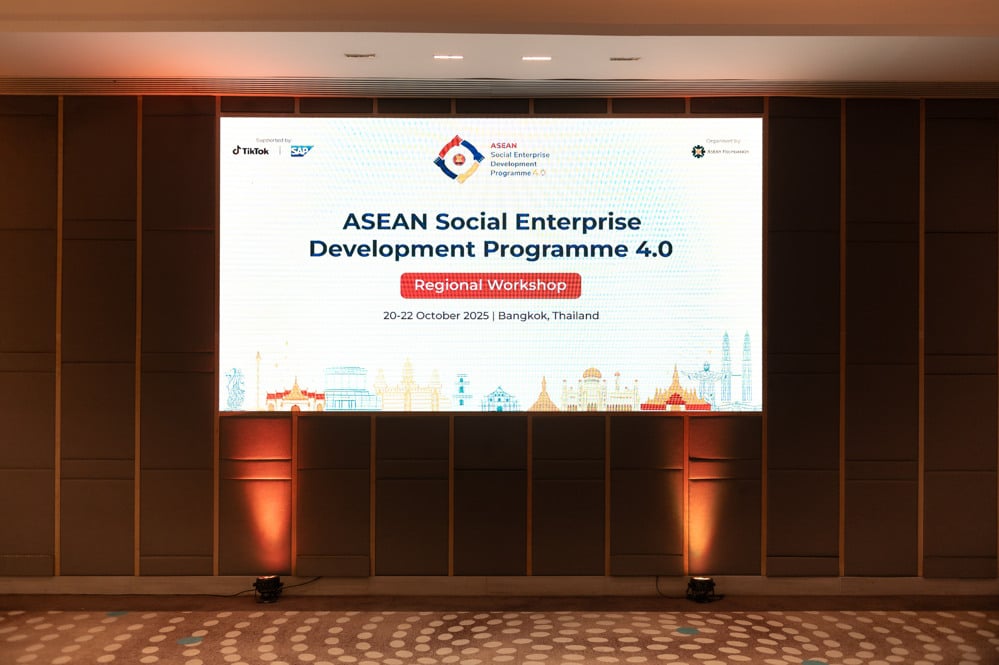 conference stage screen detail at a corporate event at AVANI+ Riverside Bangkok, Bangkok, Thailand — managed by Niramit Creations.