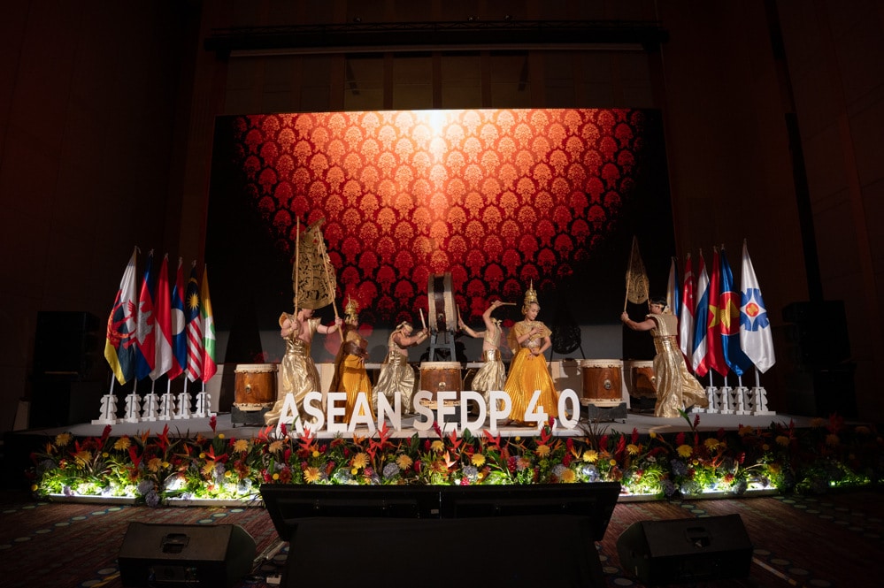 gala dinner stage floral at a corporate event at AVANI+ Riverside Bangkok, Bangkok, Thailand — managed by Niramit Creations.